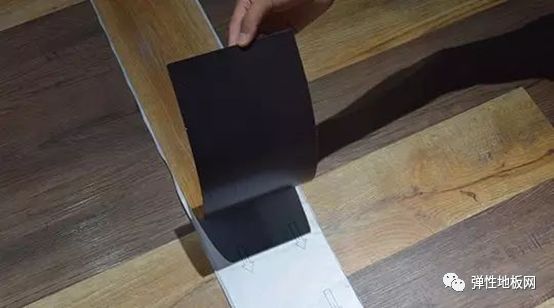 pvc自粘地板好不好_pvc自粘地板的優(yōu)點和缺點_pvc自粘地板用什么膠水